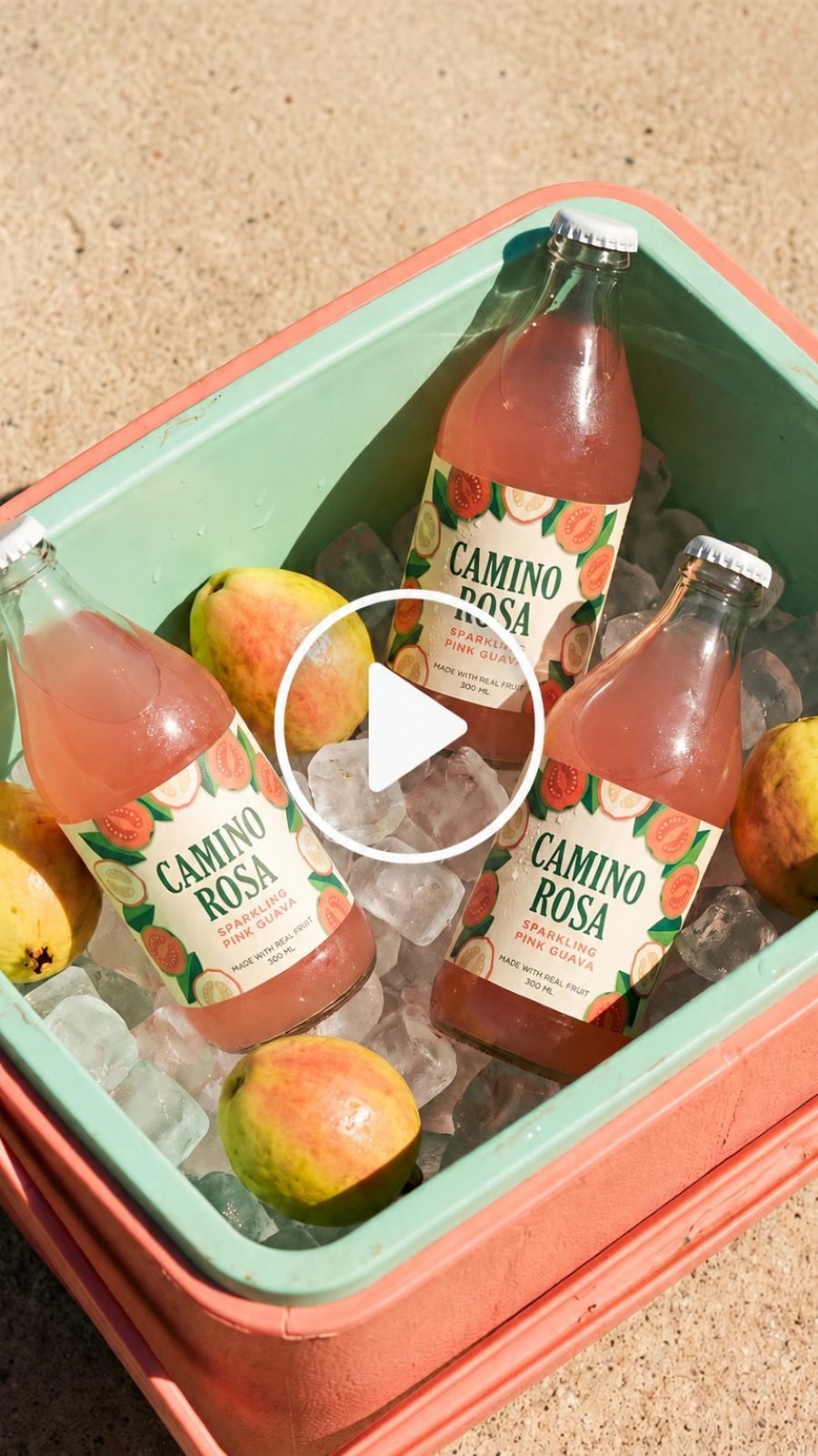 Bouteilles de soda à la goyave Camino Rosa sur glace